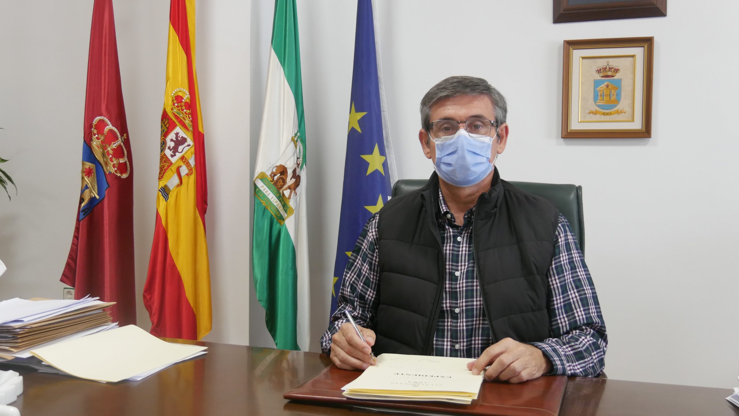 201112 Manuel Cortés anuncia las obras de encauzamiento del Río Adra en 2021