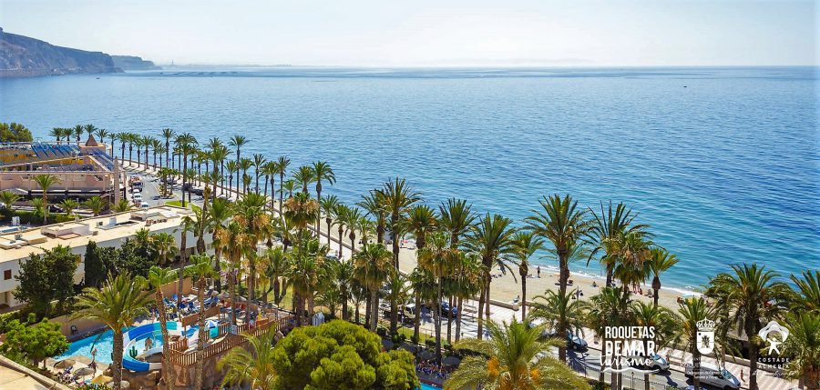 Transformación Económica declara Roquetas de Mar y Marbella como Zona de Gran Afluencia Turística con la nueva normativa de simplificación