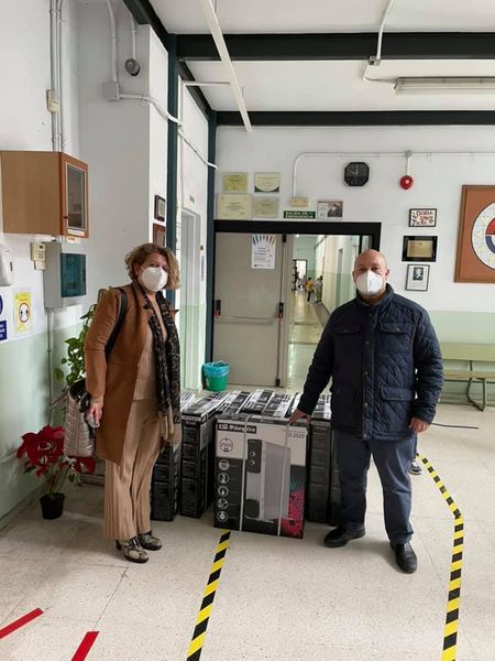 El Ayuntamiento de Gádor entrega calefactores a la comunidad educativa del municipio