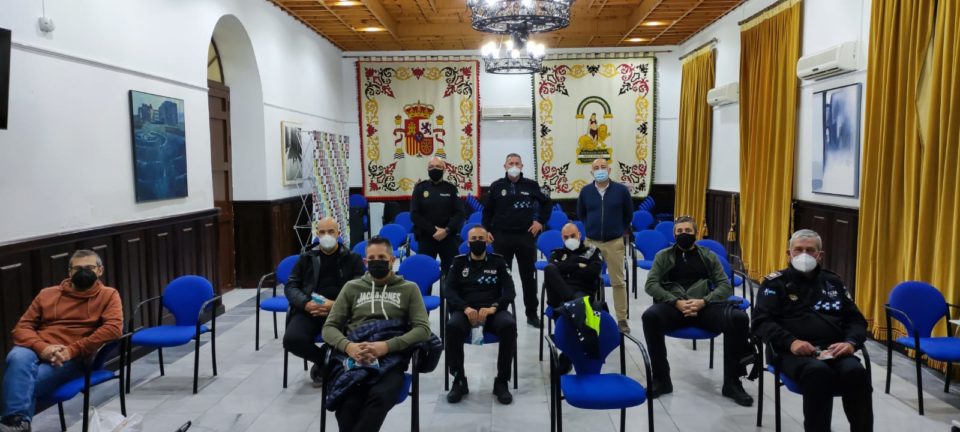 La Policía Local de Huércal-Overa se forma en el uso de pistolas Taser