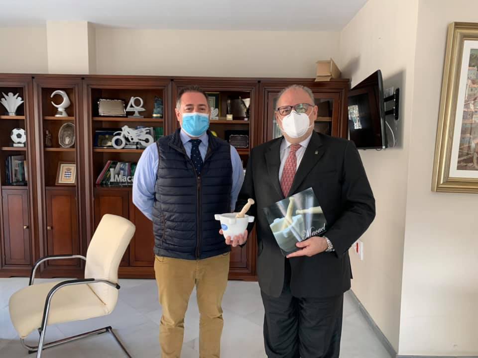 El Gerente del SAS, Miguel Ángel Guzmán, visita Macael en materia de mejora de la sanidad en el municipio