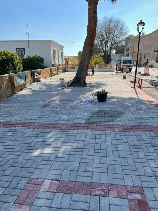 El Ayuntamiento de Gádor informa del seguimiento de las obras de la Plaza de la Mujer