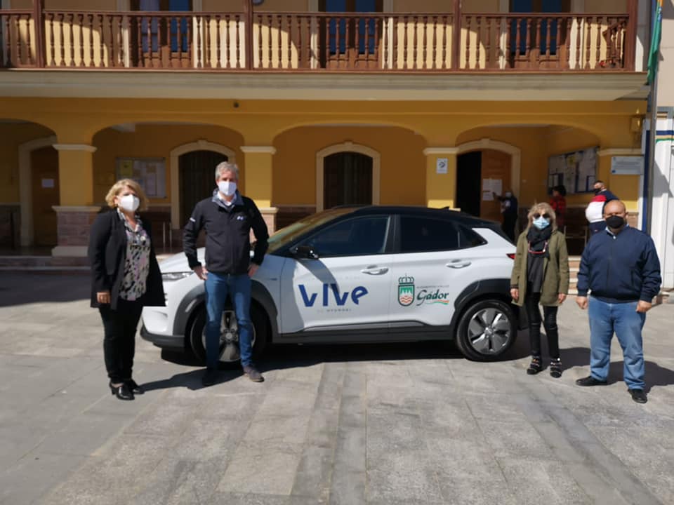 Gádor, primer pueblo de Andalucía y segundo de España que cuenta con un coche eléctrico gratuito para sus vecinos