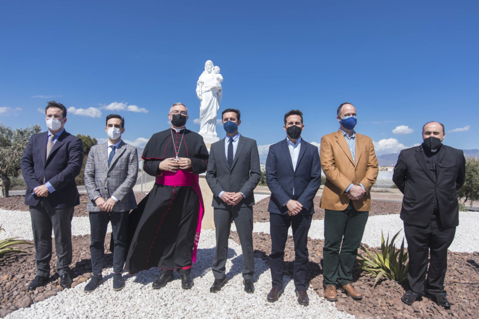 Diputación inaugura un monumento a San José, protector de la provincia de Almería