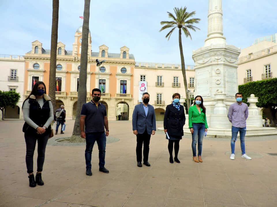 'Mini-parques de atracciones', la última idea del PSOE para incentivar la economía