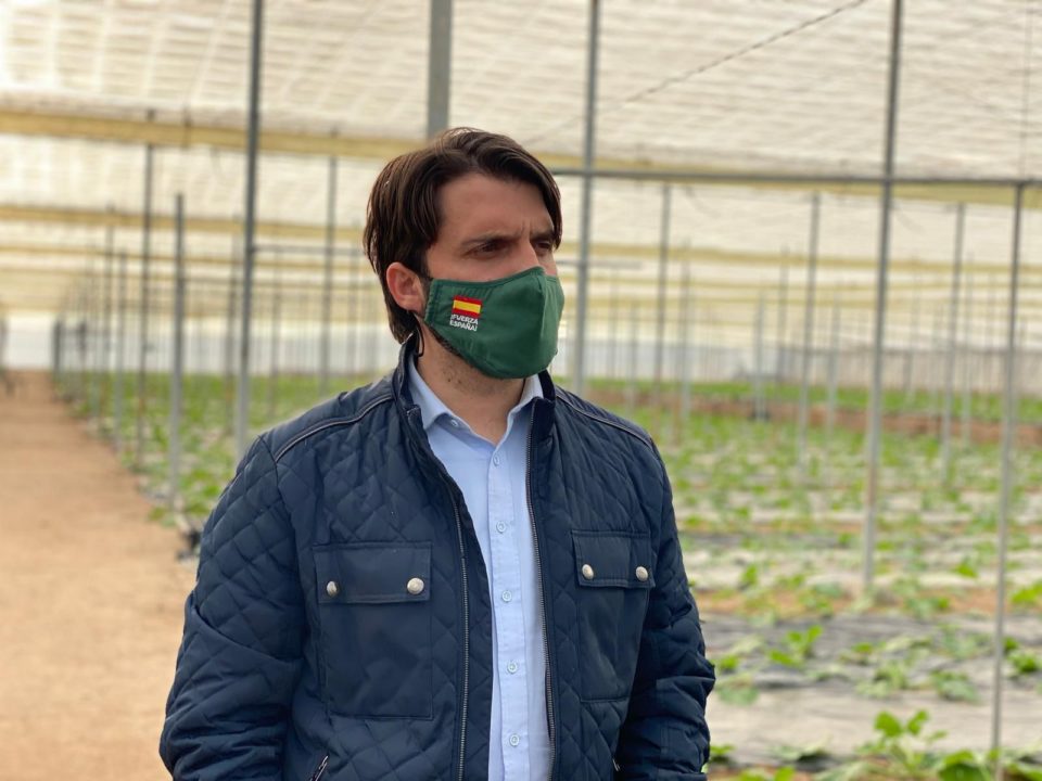 VOX Almería exige más medios para las FFCCSE ante la oleada de robos con fuerza que están sufriendo los agricultores de la provincia