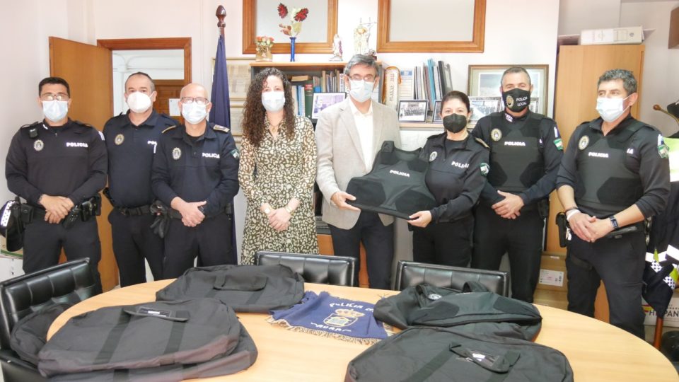 210510 Ayuntamiento entrega chalecos antibalas a Policía Local