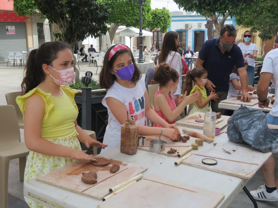 Gádor concluye la 'Semana del Arte' con un taller de cerámica
