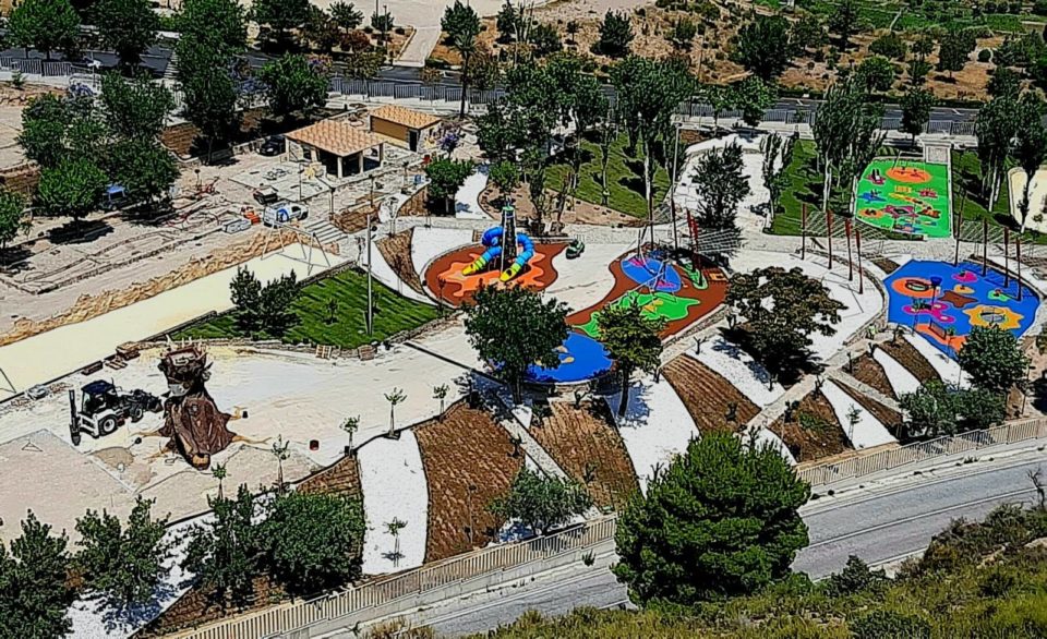 El Parque de las Familias de Macael va cogiendo forma y se acerca más a su apertura