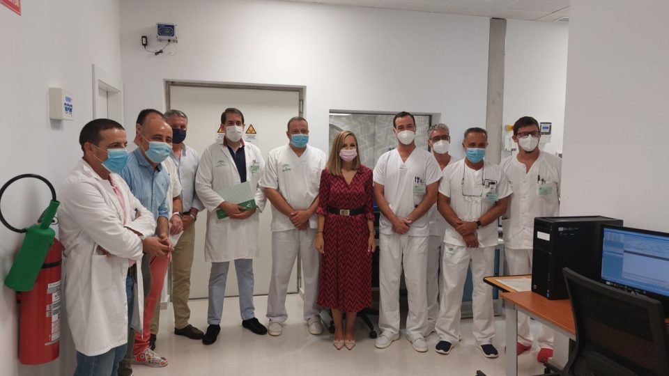 Torregrosa destaca la apuesta del Gobierno andaluz por el Hospital La Inmaculada con la puesta en servicio de un equipo de resonancia