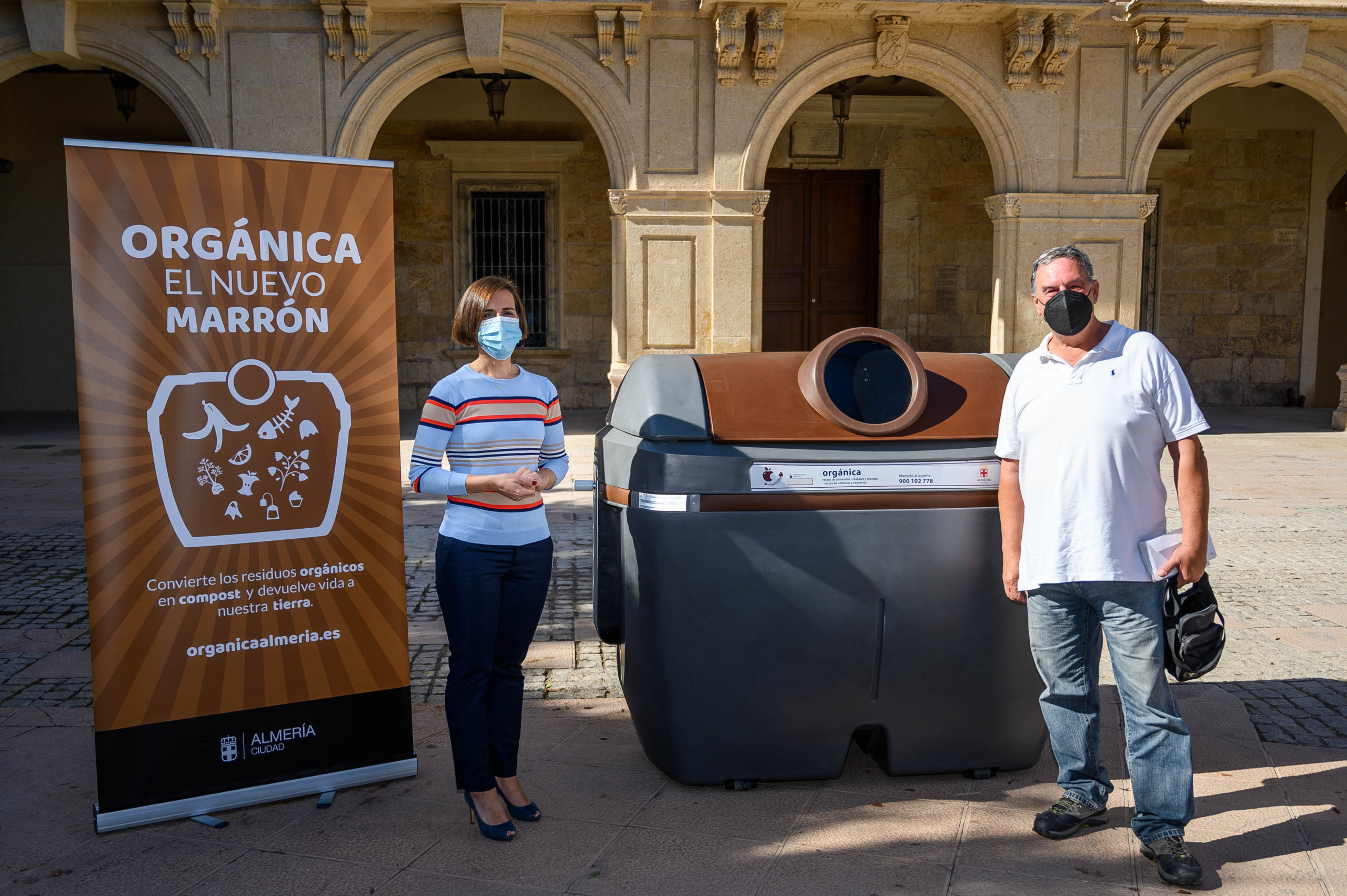 Almería inicia la implantación del contenedor marrón para residuos orgánicos en los barrios de La Goleta, Nueva Almería y Cortijo Grande