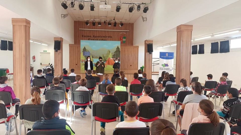 El patrimonio cultural europeo es difundido entre escolares a través de obras teatrales infantiles gracias a Diputación