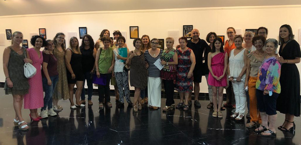 Las alumnas de los Talleres del Centro de la Mujer exponen sus trabajos en el Teatro Villa de Huércal-Overa