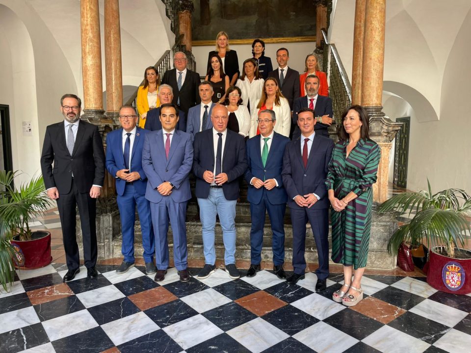 Diputación y Junta de Andalucía afianzan su compromiso con el PFEA en la provincia de Almería