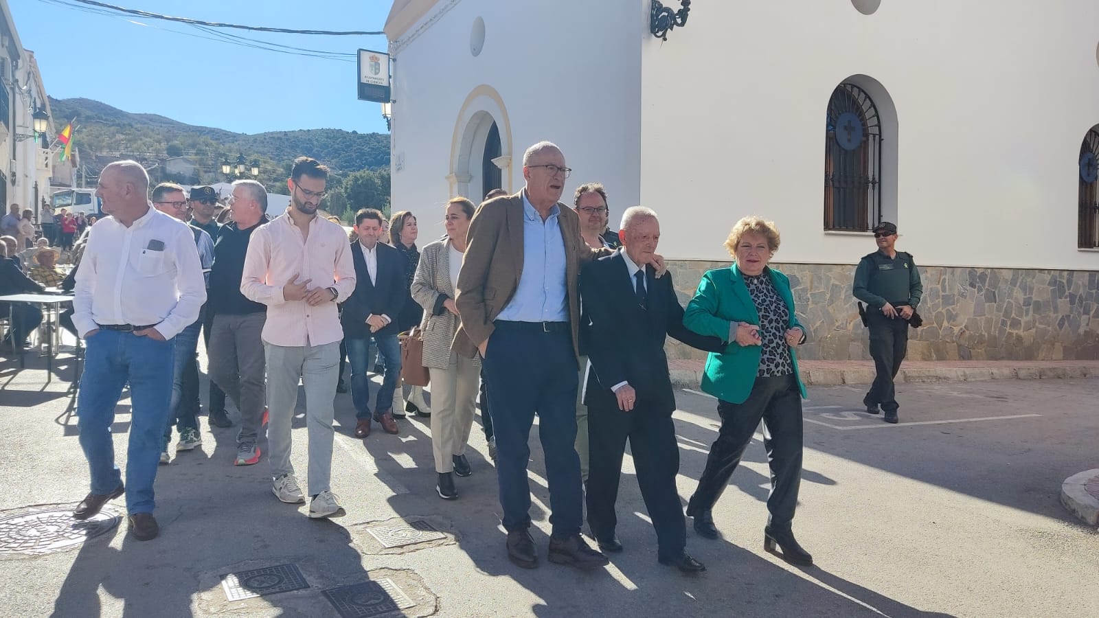 El alcalde de Chercos, José Antonio Torres, es trasladado al centro de salud tras un escrache del PSOE